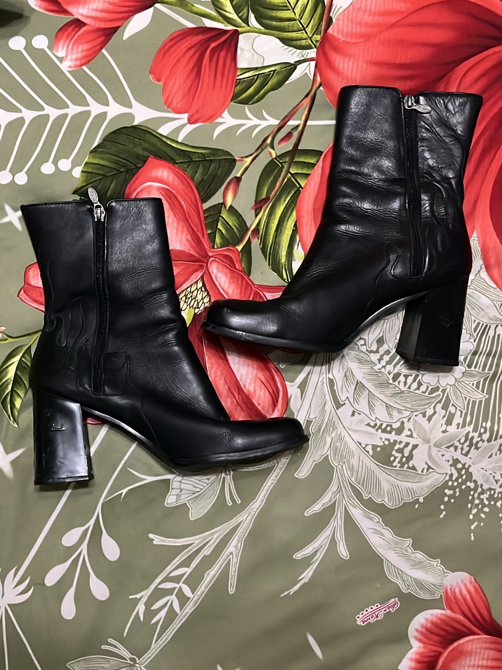 Harley Davidson Leather Flame Heel Ankle Boots Square Toe Womens Size 9.5